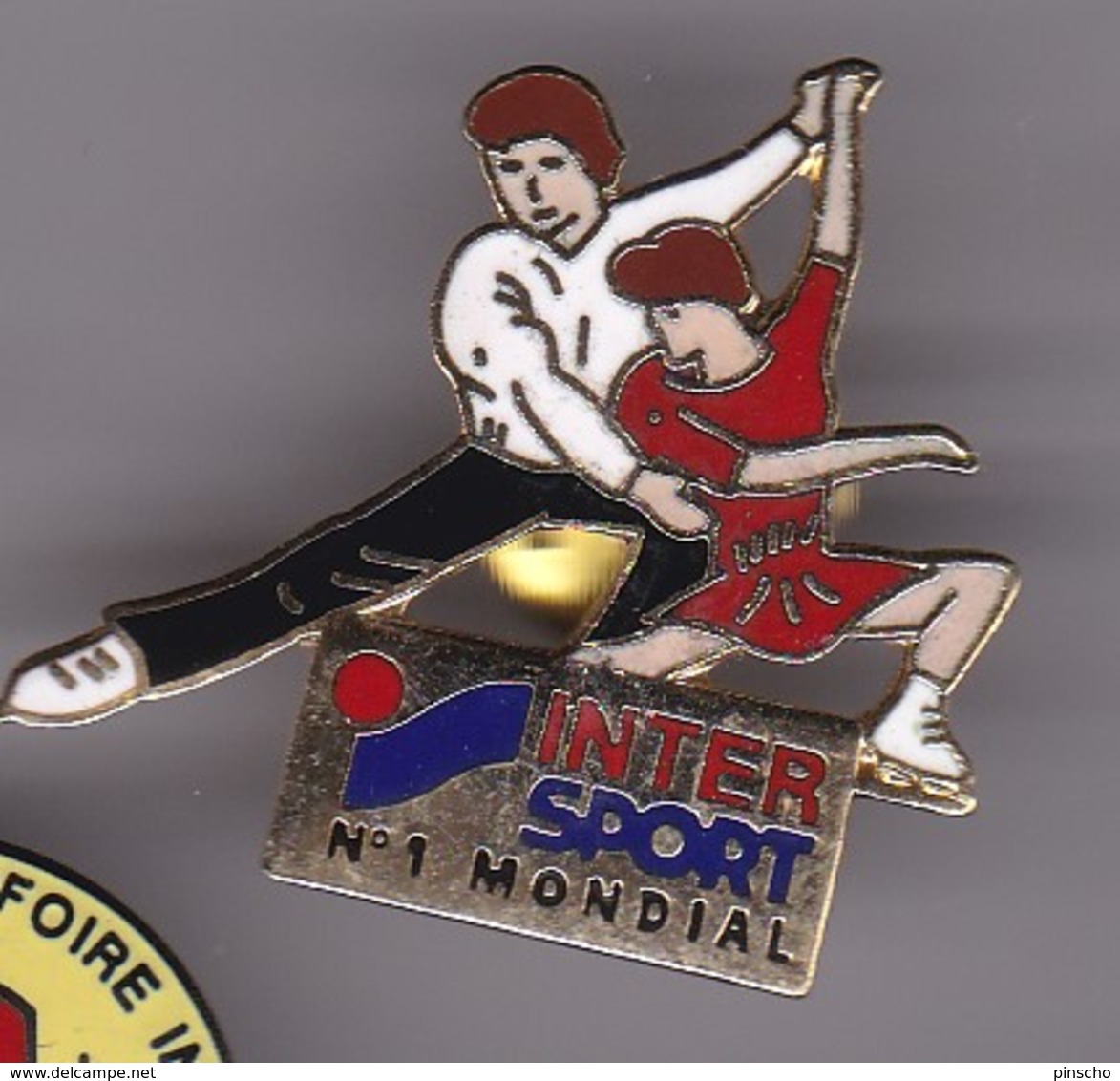 Pin's  PATINAGE ARTISTIQUE  INTER SPORT - Skating (Figure)