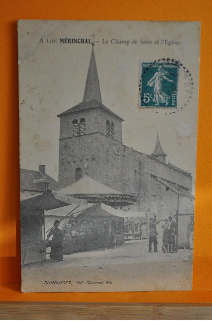 Mérinchal - Le Champ De Foire Et L'église - Altri & Non Classificati