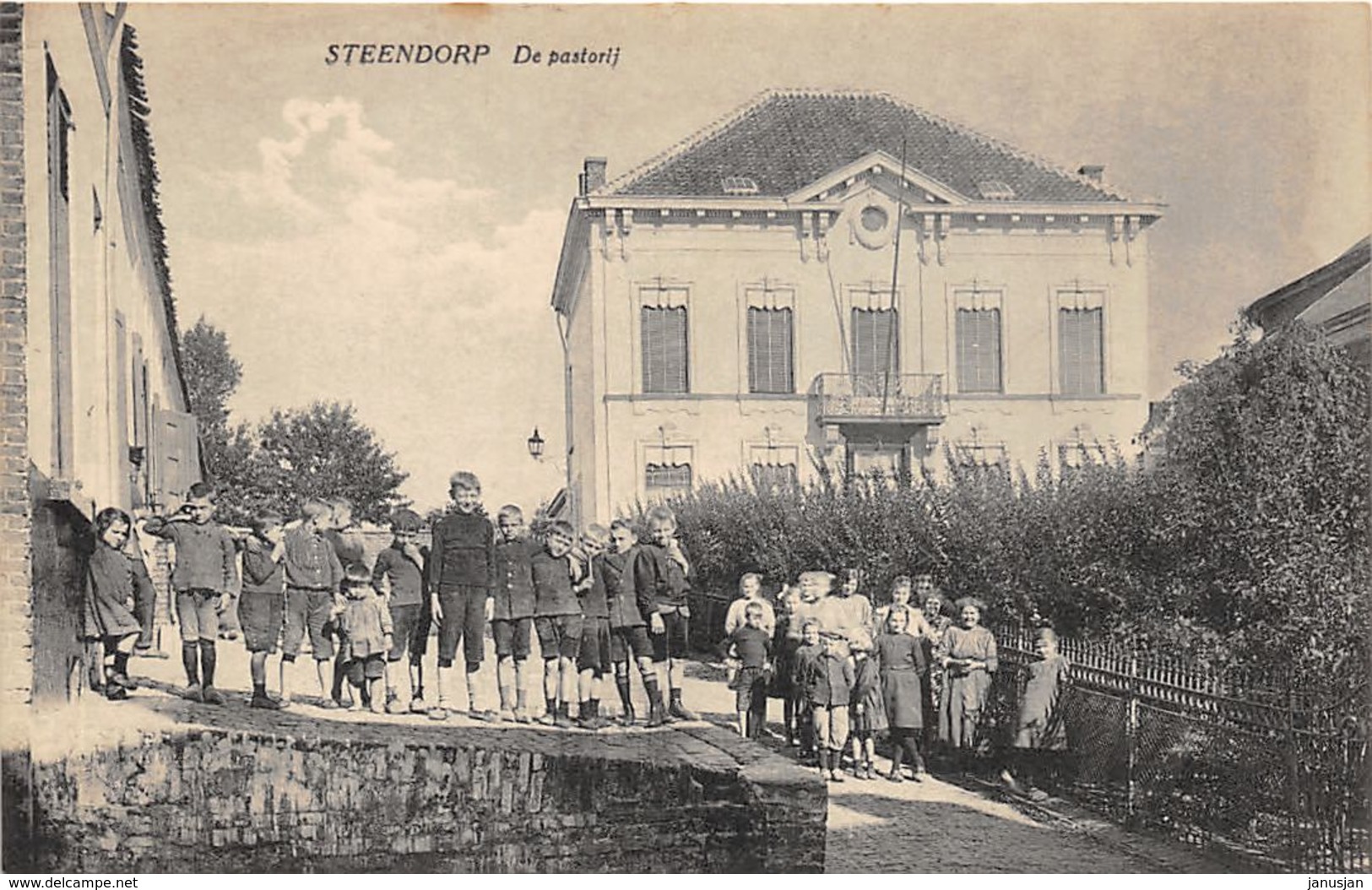 Steendorp Temse Pastorij  Met Veel Volk Ca.1910 - Temse