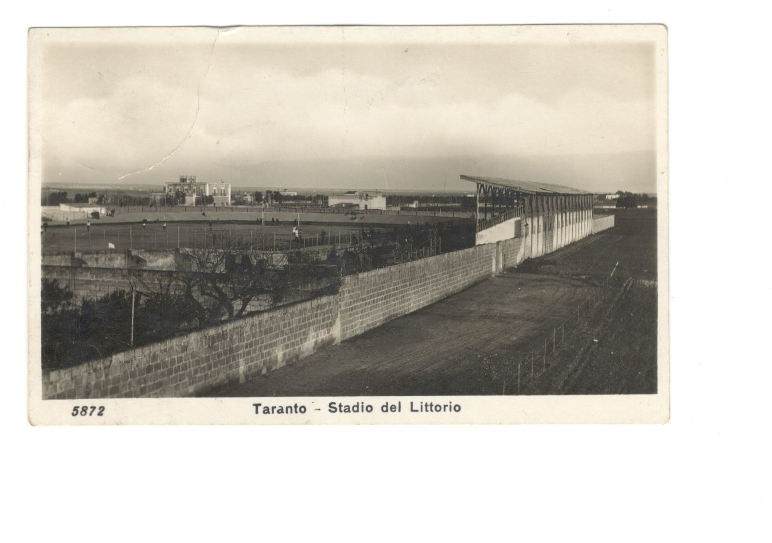 01 TARANTO - STADIO DEL LITTORIO (DIFETTO PICCOLO TAGLIO CAUSATO DAL TIMBRO) - ESTADIO – STADION – STADE – STADIUM - Stadi