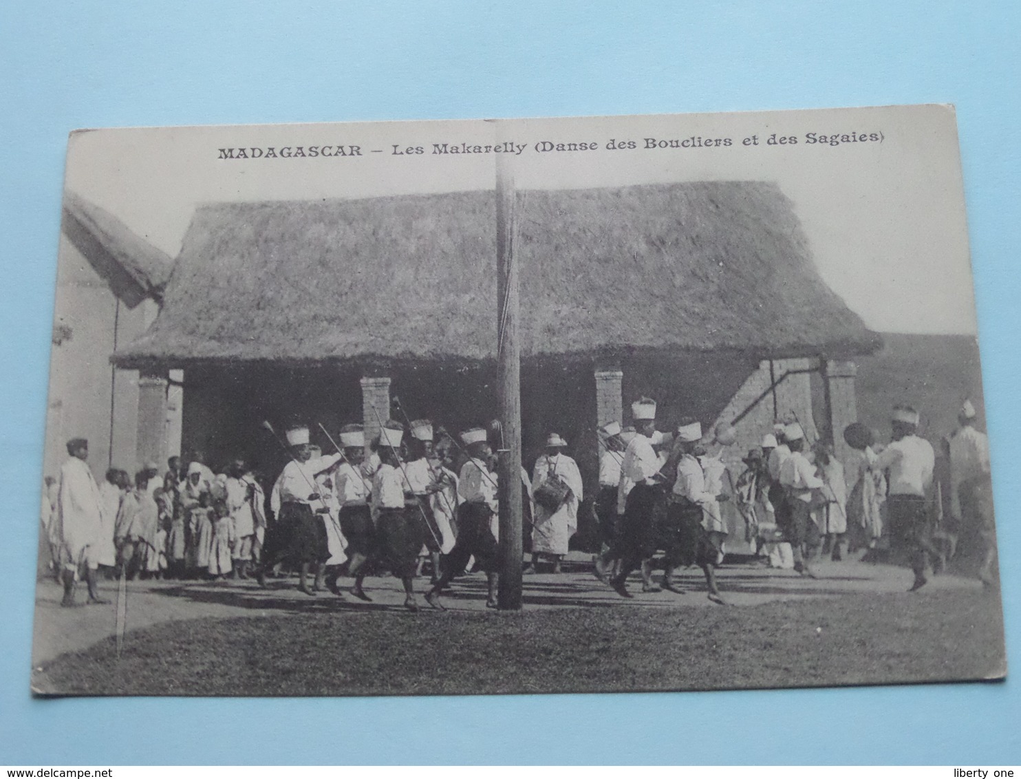 Les Makarelly ( Danse Des Boucliers Et Des Sagaies () Anno 19?? ( Zie Foto Details ) ! - Madagascar