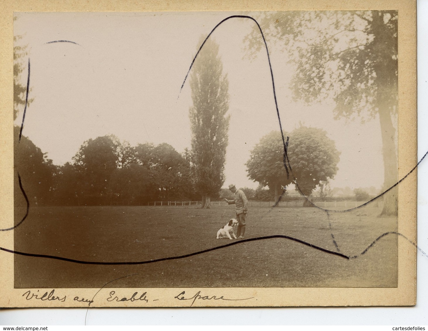 PHOTO ANIMÉE. SOMME . D80. Villers-aux-Érables . Le Parc. - Lieux