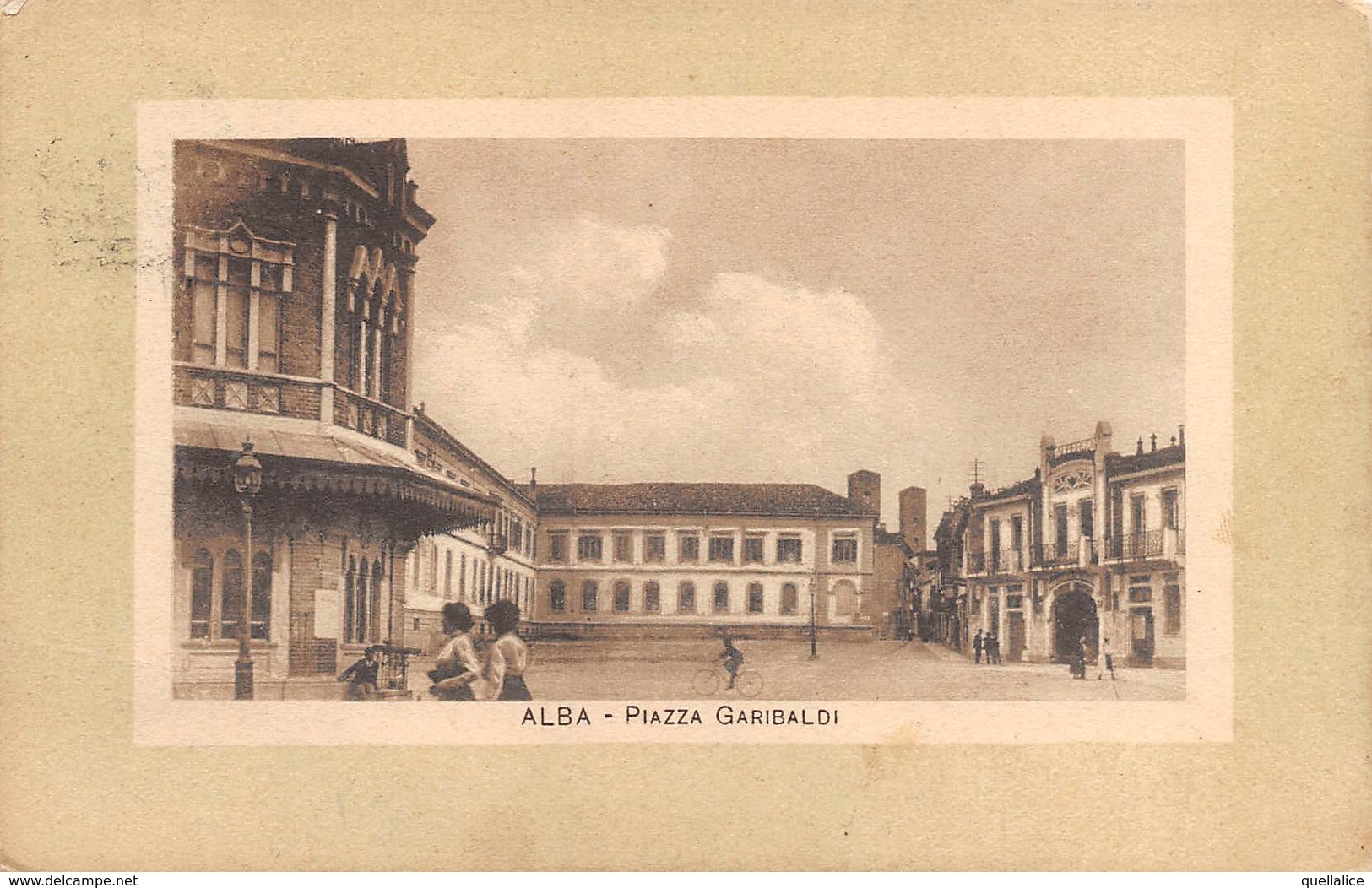 0106 "(CUNEO)  ALBA - PIAZZA GARIBALDI"  ANIMATA. CART   SPED 1916 - Cuneo