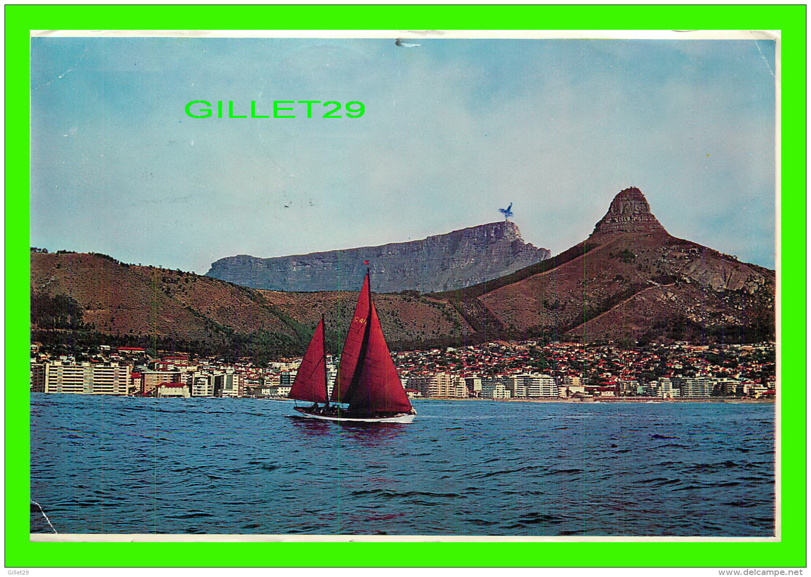 PRETORIA, AFRIQUE DU SUD - YACHTING OFF SEA POINT WITH TABLE MOUNTAIN - TRAVELING IN 1970 - - South Africa