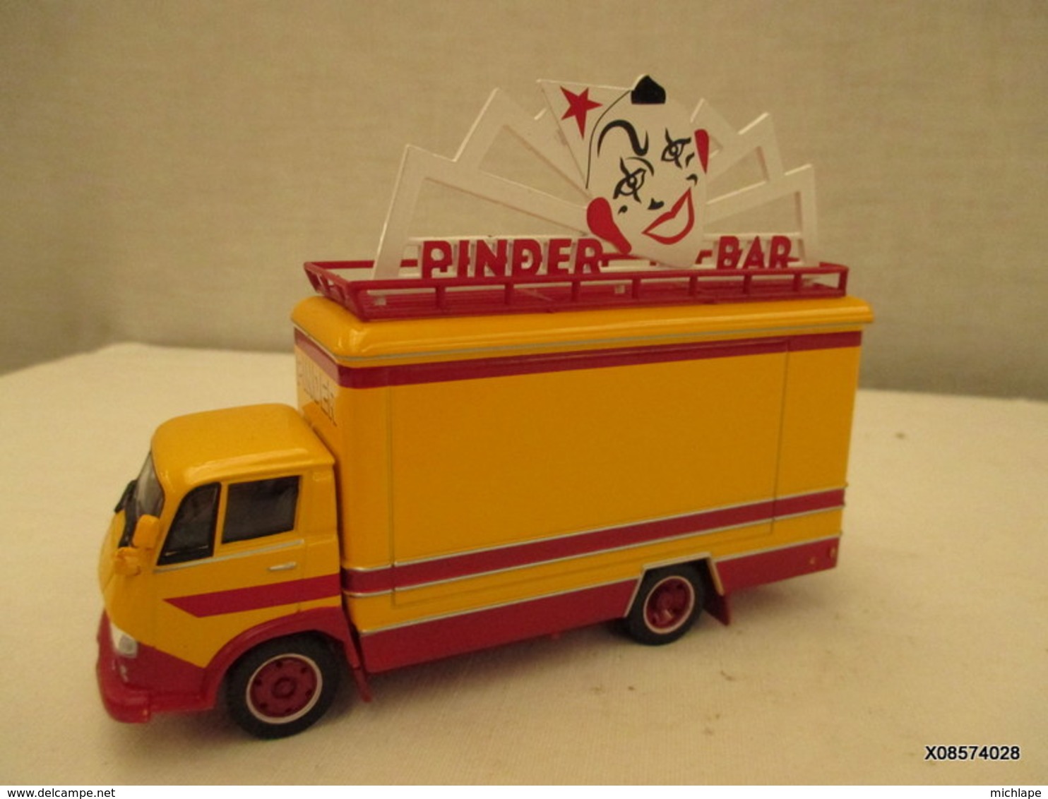 Voiture Miniature 1/64em  CORGI CIRQUE PINDER  Camion  CITROEN 450 N  Tres Bon Etat - Toy Memorabilia