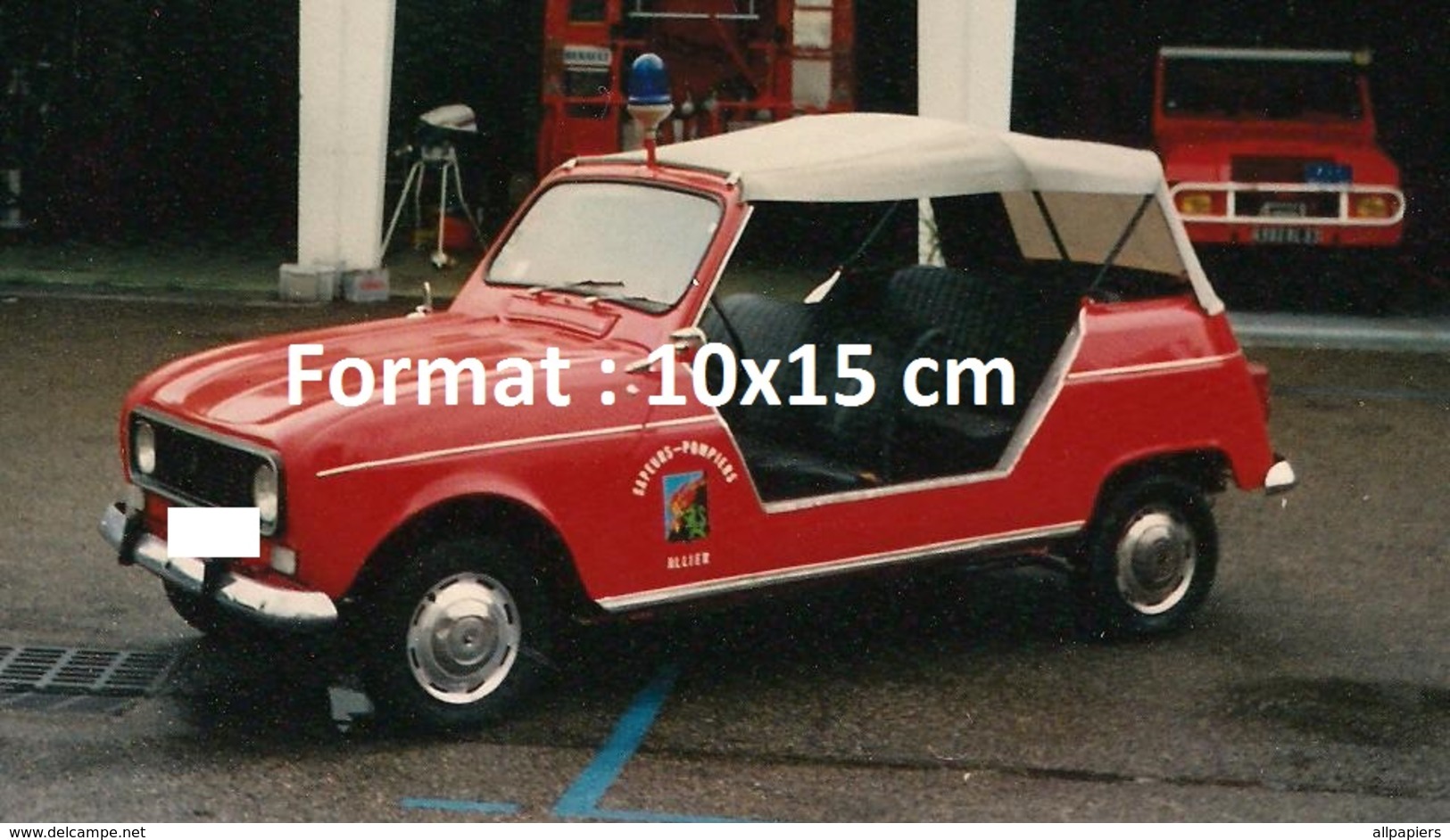 Reproduction D'une Photographie D'une Renault 4L Décapotable D'un Centre D'intervention De Secours Des Pompiers - Sonstige & Ohne Zuordnung