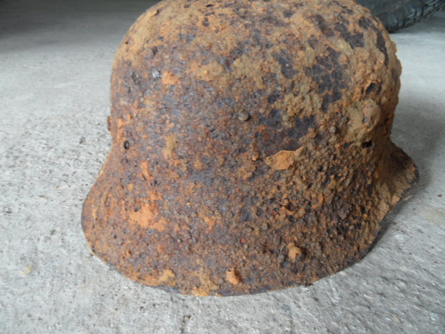 Casque Allemand,stahlhelm,tranchées,poilus,combats De La Marne. - 1914-18