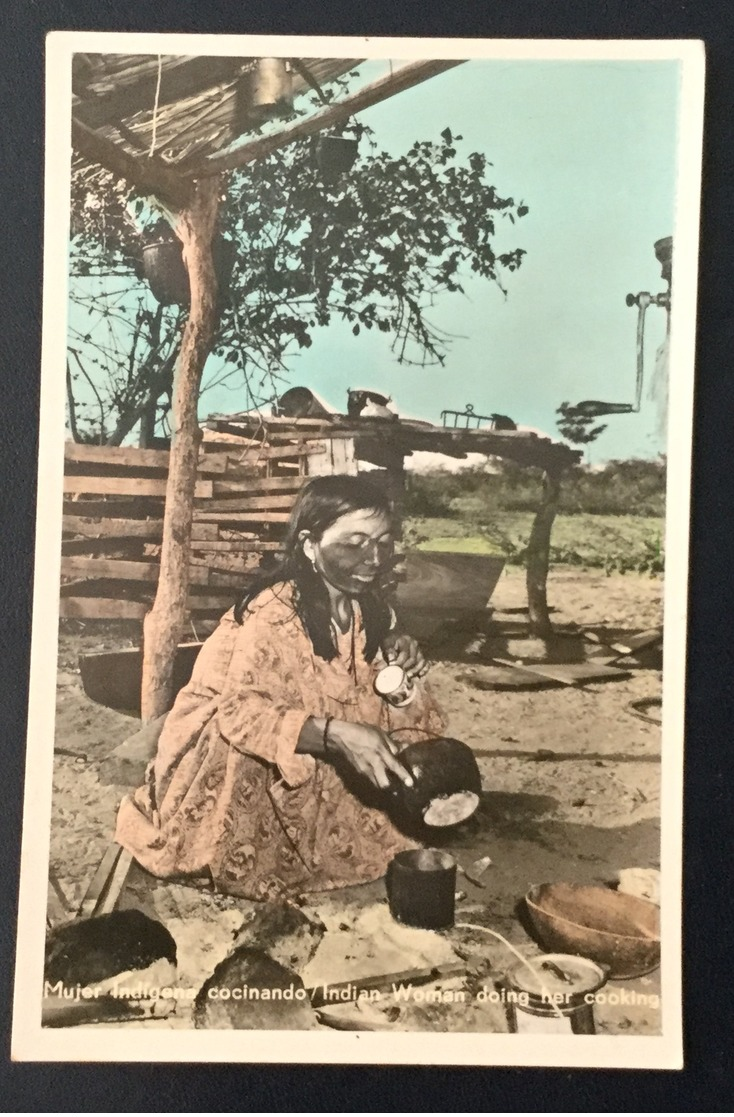 AK  VENEZUELA   MUJER  INDIGENA COCINANDO  INDIAN WOMAN DOING HER COOKING - Venezuela