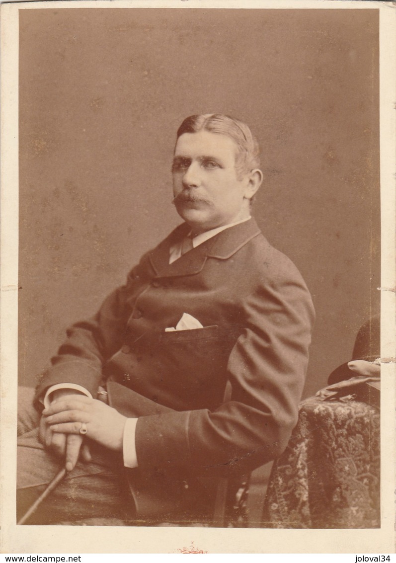 Photo N° 21 - Günther Bruxelles - Portrait Homme Assis -  Format 11 X 15,5 Cm Coupée En Bas - Old (before 1900)