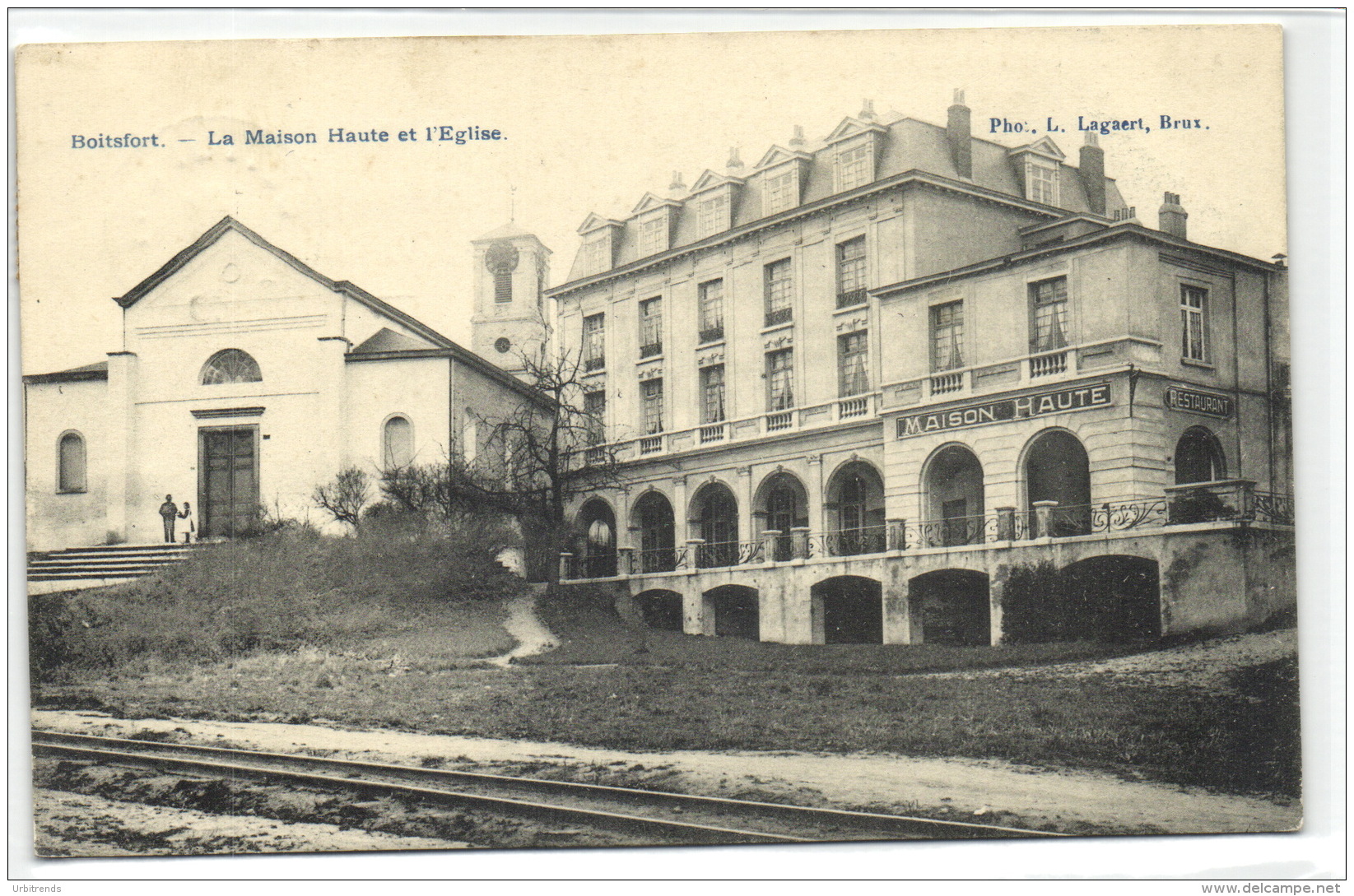 1 Postkaart Watermael-Boitsfort La Maison Haute Et L'Eglise - Watermael-Boitsfort - Watermaal-Bosvoorde