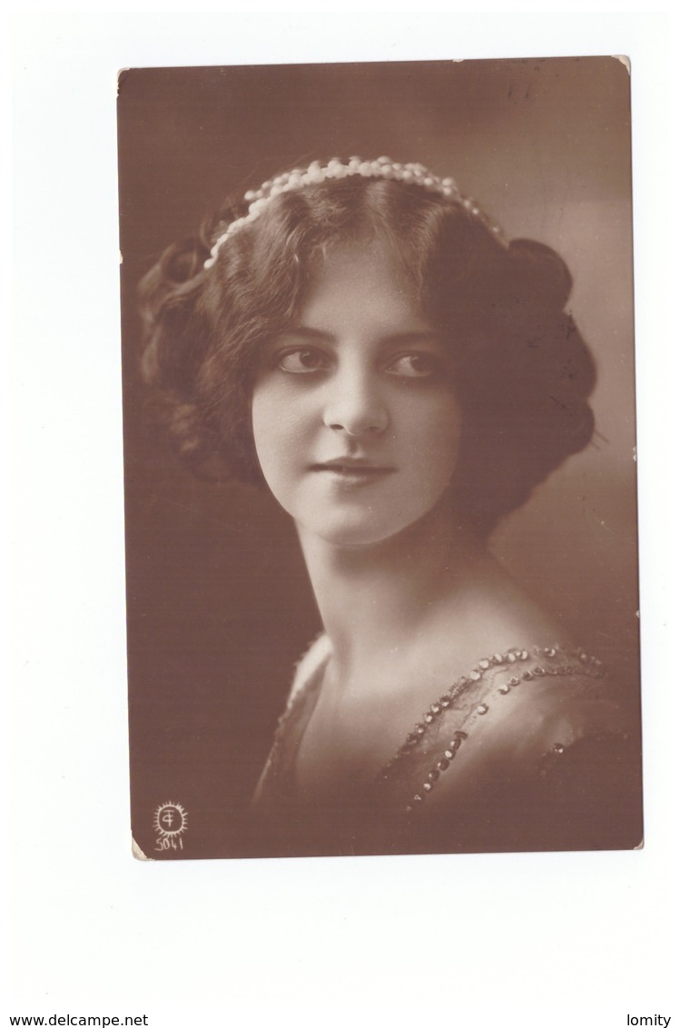 Femme Cpa Carte Photo Fantaisie Jolie Jeune Femme 1916 Paire Attachée Timbres - Femmes