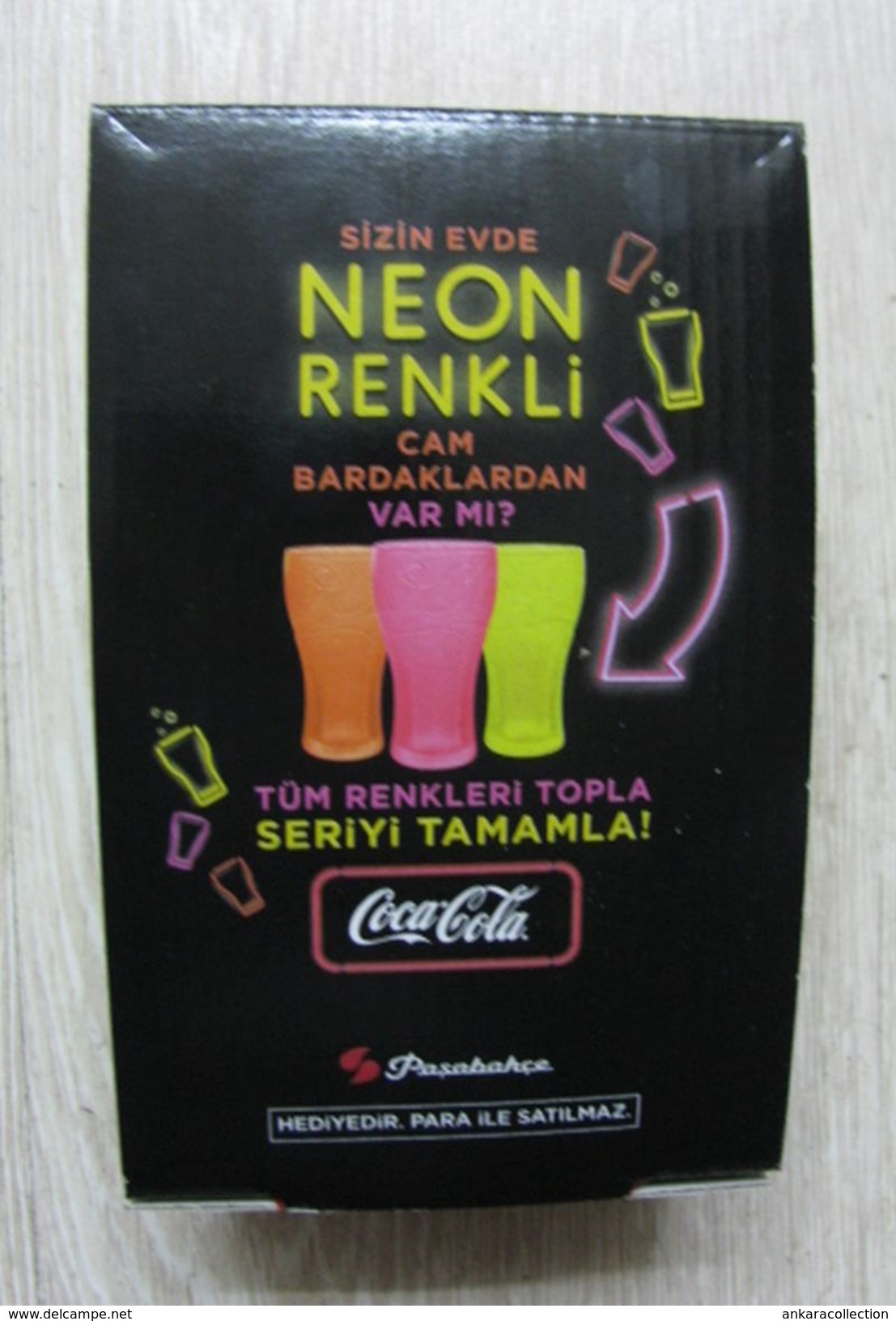 AC - COCA COLA NEON GREENISH COLORED GLASS  TUMBLER GLASS IN BOX FROM TURKEY - Tazas & Vasos