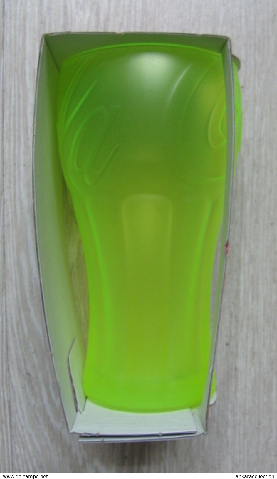 AC - COCA COLA NEON GREENISH COLORED GLASS  TUMBLER GLASS IN BOX FROM TURKEY - Tazas & Vasos