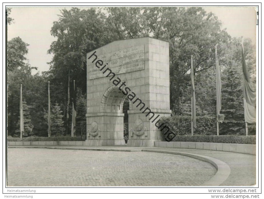 Berlin-Treptow - Sowjetisches Ehrenmal - Foto Ohne AK-Einteilung - Treptow