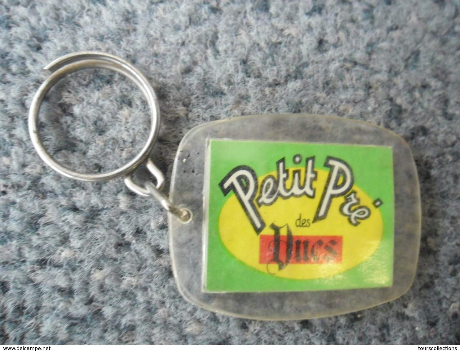 1 PORTE CLEFS REGION France LORRAINE - Pub Petit Pré Des Ducs (fromage De Bourgogne ?) Vers 1965 - Porte-clefs