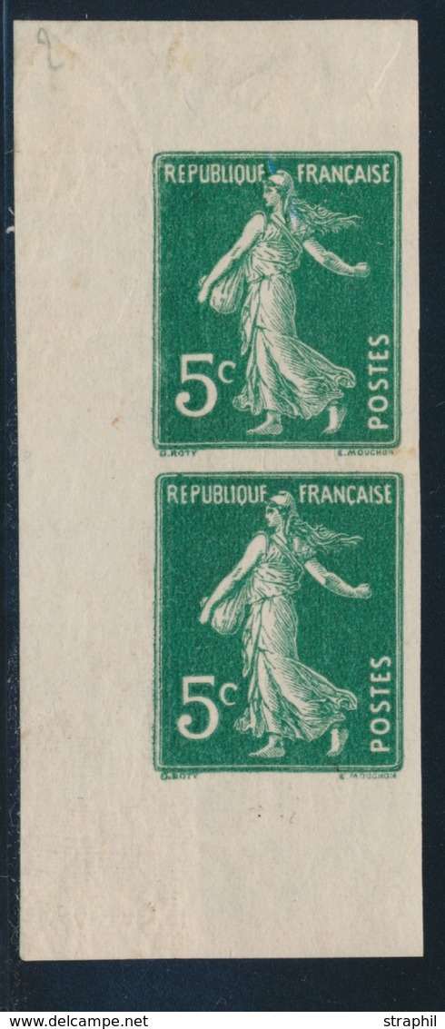 * N°137c - 5c Vert - Type IIA - Paire Vertic. De Carnet - ND - CDF - Signé - Gomme Diminuée - Sinon TB - Unused Stamps