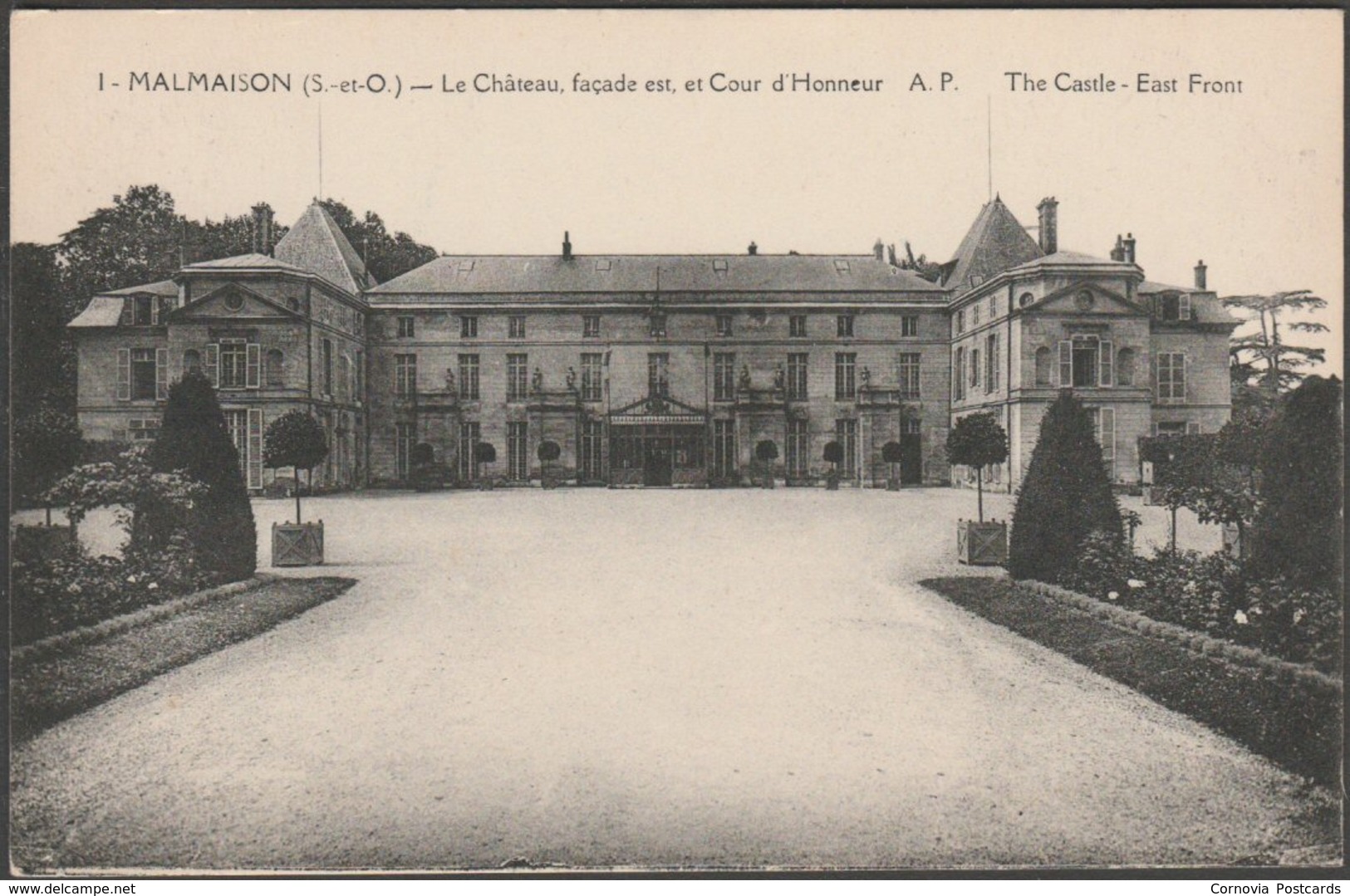 Façade Est Et Cour D'Honneur, Le Château, Malmaison, C.1910s - Papeghin CPA - Chateau De La Malmaison