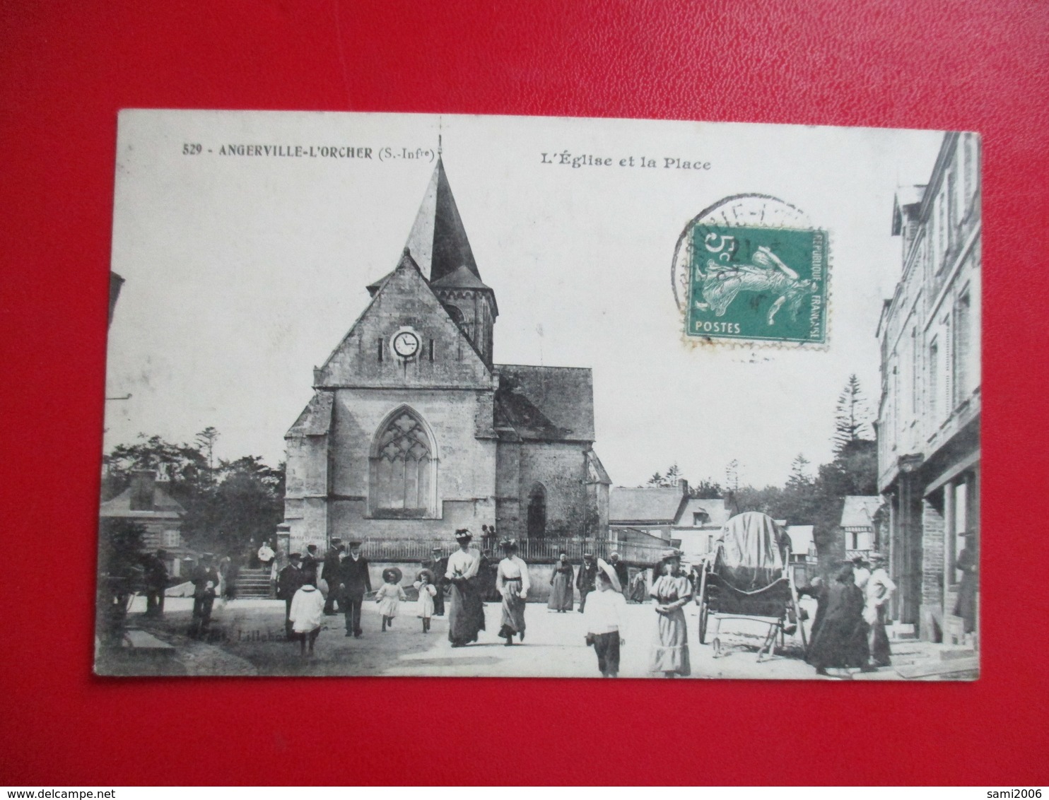 CPA 76 ANGERVILLE L'ORCHER EGLISE ET LA PLACE ANIMEE - Autres & Non Classés