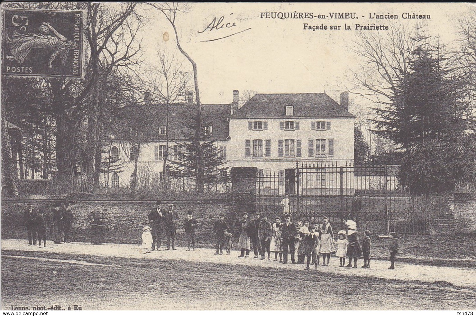 REPRODUCTION DE C P A---80---FEUQUIERES EN VIMEU--l'ancien Château-façade Sur La Prairiette--voir 2 Scans - Feuquieres En Vimeu