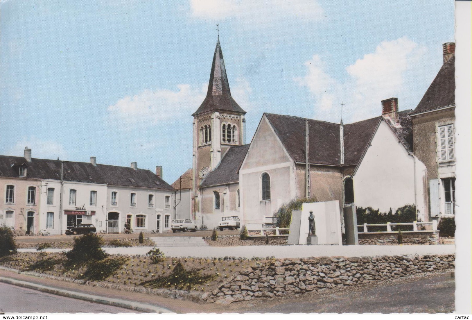 D72 - STE CORNEILLE - LA PLACE - (MAGASIN SPAR - CITROËN AMI 6 - PEUGEOT 204 - RENAULT 16) - CPSM Grand Format - Autres & Non Classés