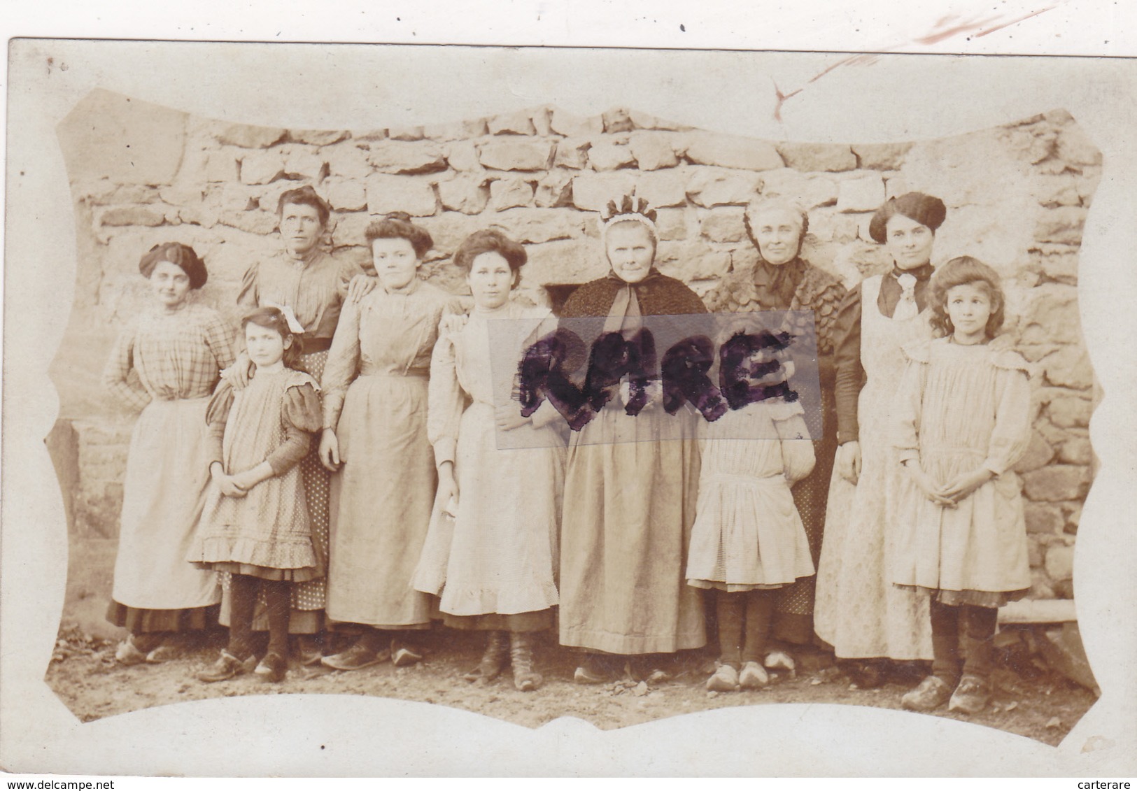 CARTE PHOTO,88,VOSGES,POUXEUX,OUVRIERE LOYAU,FABRIQUANT DE GALOCHES,IL Y A 100 ANS,RARE - Pouxeux Eloyes