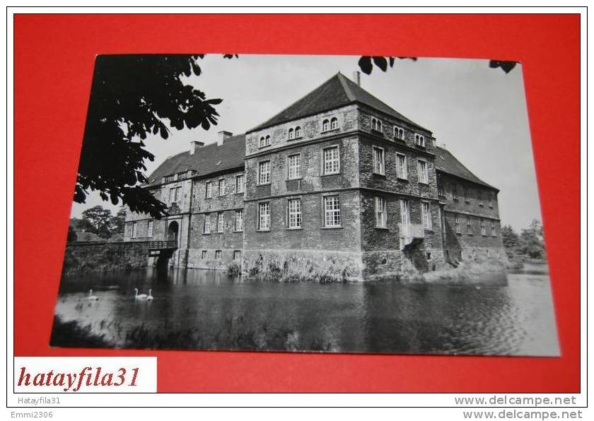 Schloß Strünkede In Herne Mit Emschertalmuseum - Herne