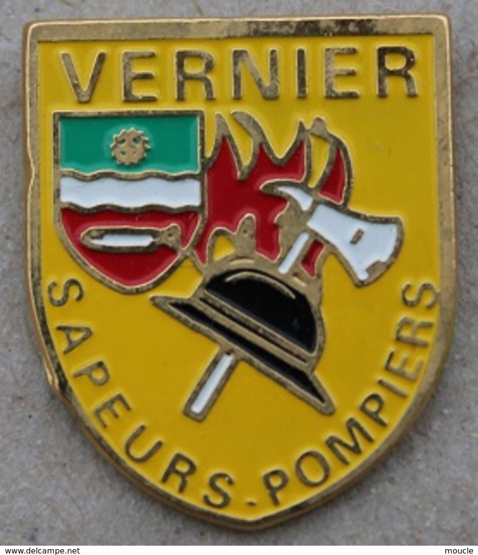 SAPEURS POMPIERS VILLE DE VERNIER - GENEVE - SUISSE - CASQUE - HACHE - FEU  -              (20) - Firemen