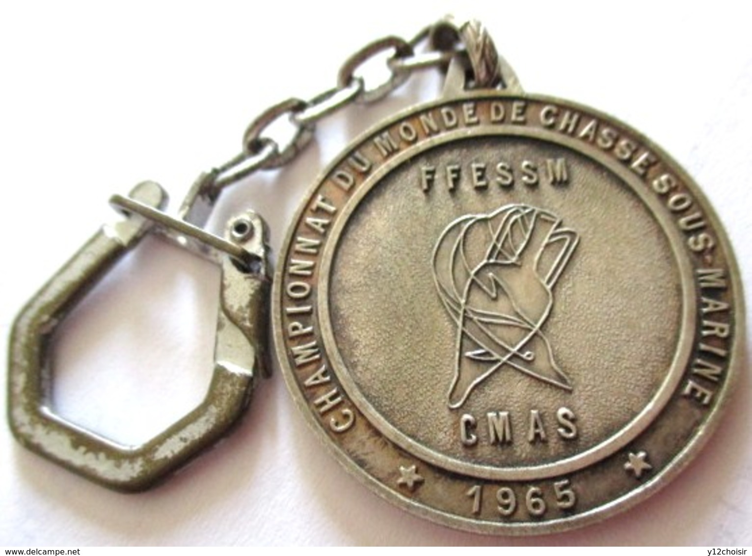 PORTE CLEFS COURTOIS PLONGEUR PLONGEE TAHITI RANGIROA 1965 CHAMPIONNAT DU MONDE DE CHASSE SOUS MARINE FFESSM CMAS - Key-rings