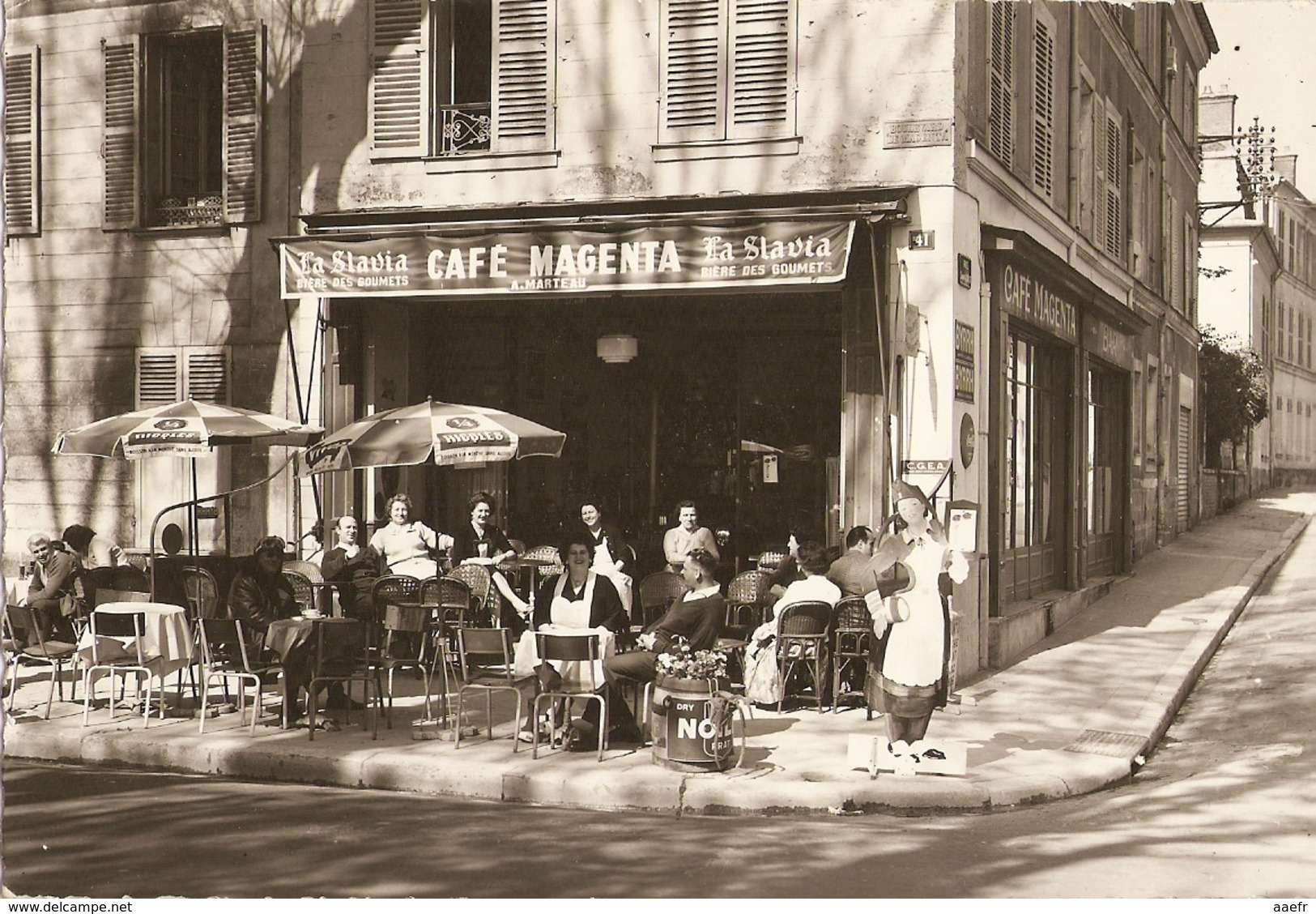 CP 77 France - Fontainebleau, Café Magenta, Chez Georgette, 44 Bd Magenta - Fontainebleau