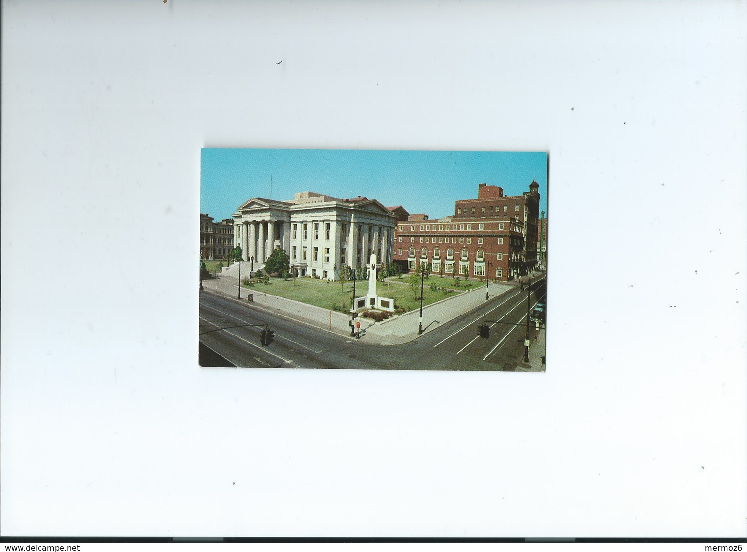 City Hall Jefferson County Court House World War II Memorial And First Office Of First National Lincoln Bank Louisville - Louisville