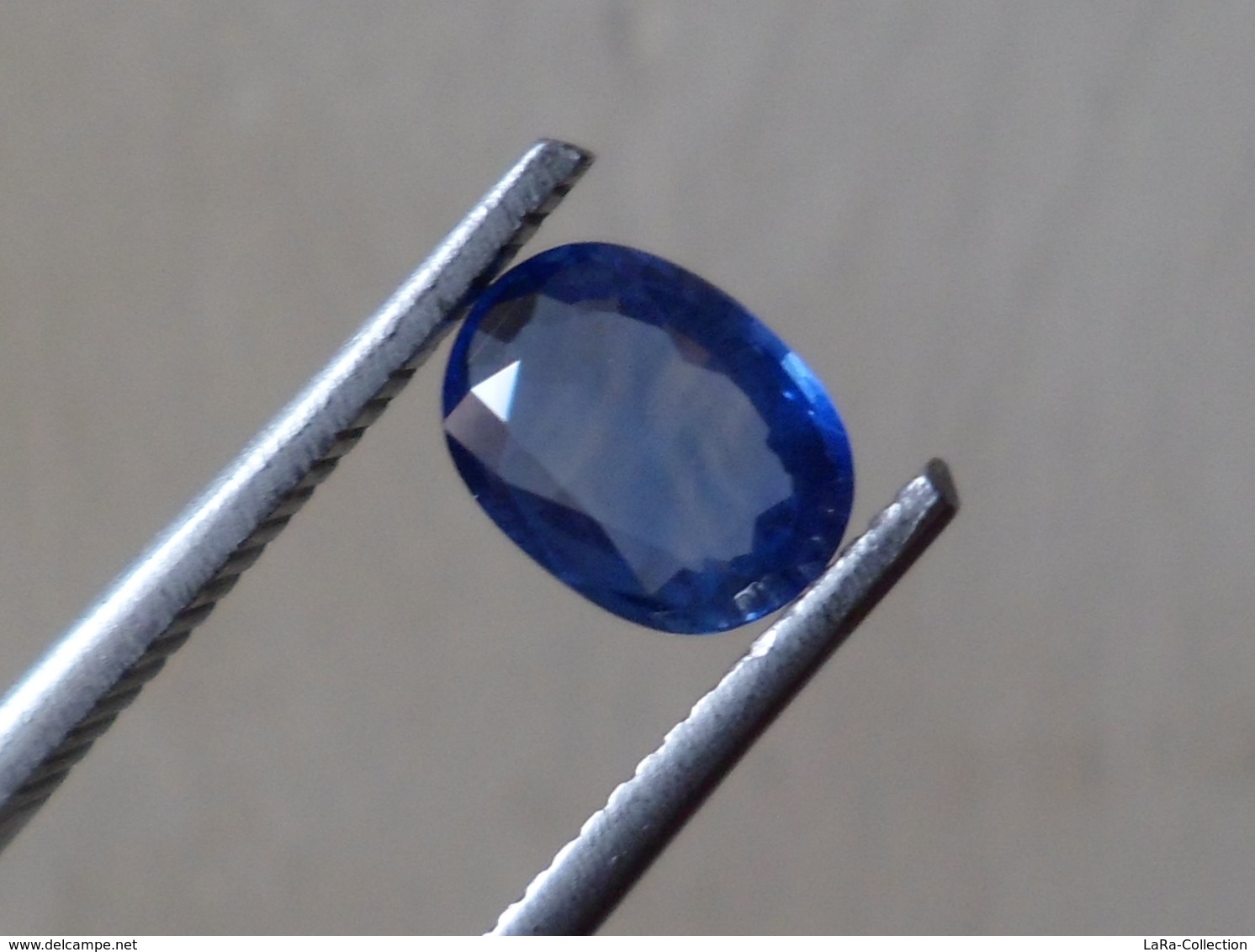 0.85 Natural Blue Sapphire Oval Shape [#0078-02] - Zafiro