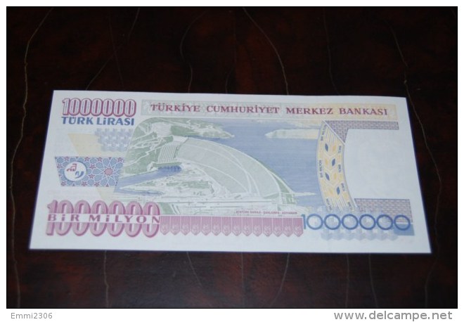 2002 Türkei 1,000,000  Lira  / 7. Emisyon 3. Tertip Serie : S  / UNC - Turquie