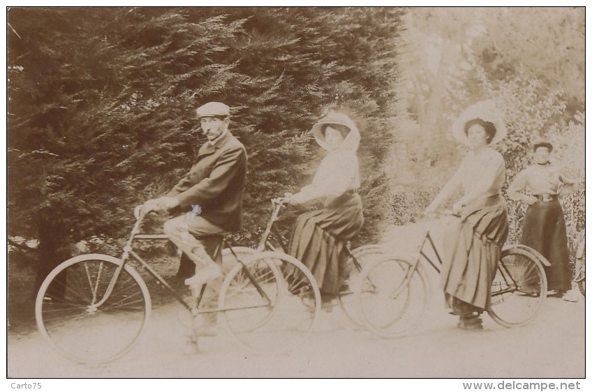 Sports - Photographie - Carte-Photo - Cyclistes Vélo Femmes Mode - Cyclisme