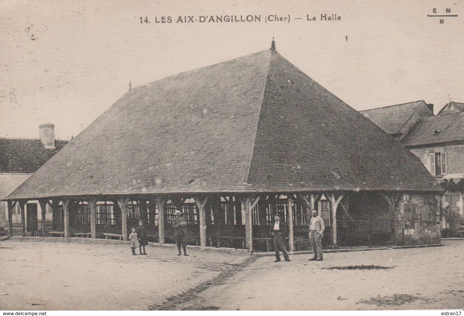 18 LES AIX D'ANGILLON LA HALLE - Les Aix-d'Angillon