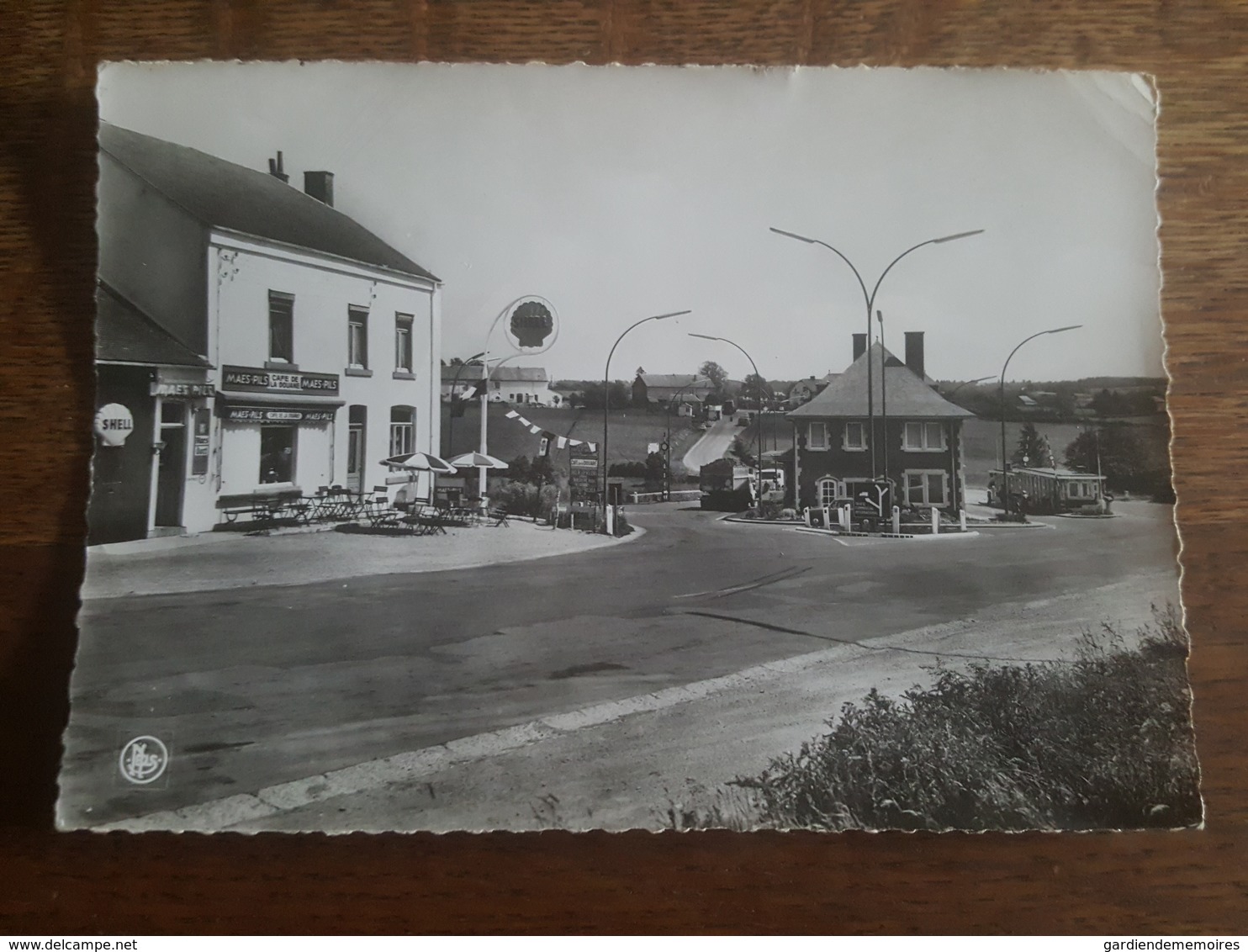 Le Bruly (Couvin) - Le Café De La Douane - Station Service Automobile, Pompe à Essence Shell - Couvin