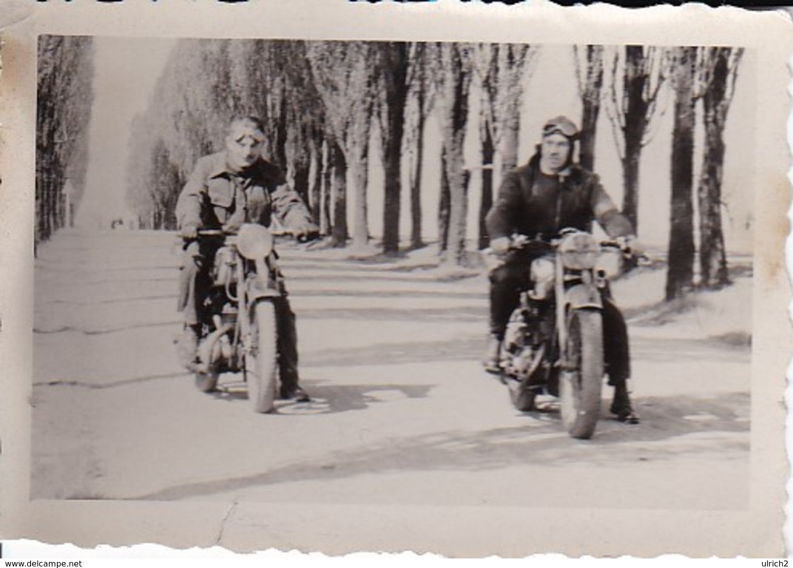 Foto Deutsche Soldaten Auf Motorrädern - 2. WK - 8,5*5,5cm (35613) - Krieg, Militär