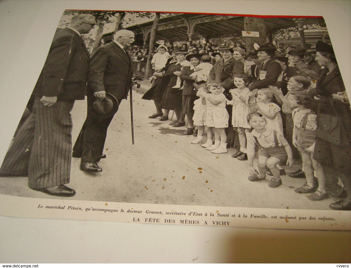 AFFICHE PHOTO  MARECHAL PETAIN ET LA FETE DES MERES A VICHY 1943 - 1939-45