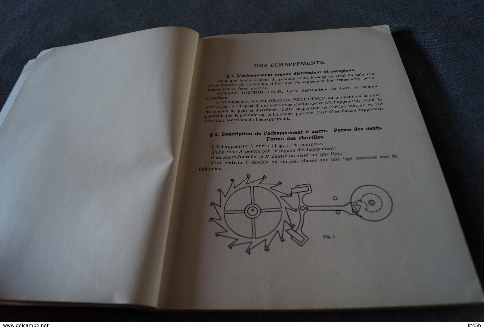 Ancien Ouvrage Originale Cours D'échapements écoles Suisse D'Horlogerie 1954,126 P.+ Planches,27/21 Cm. - Autres & Non Classés