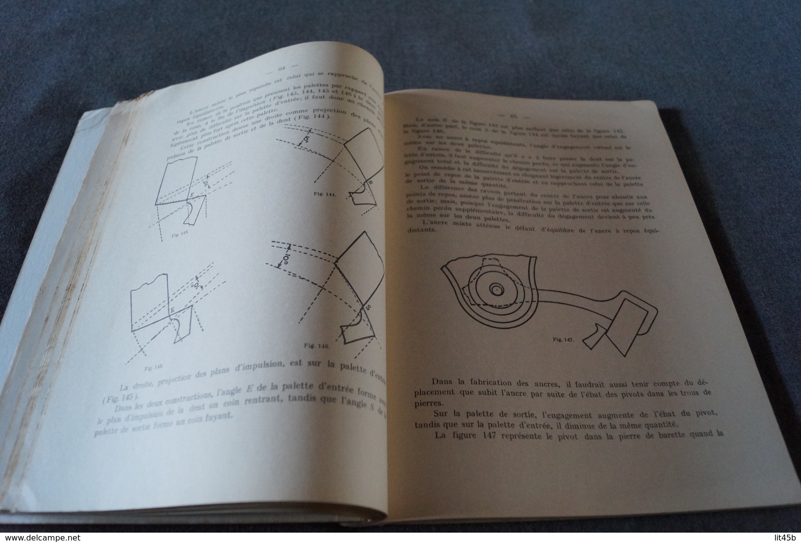 Ancien ouvrage originale Cours d'échapements écoles Suisse d'Horlogerie 1954,126 P.+ planches,27/21 Cm.