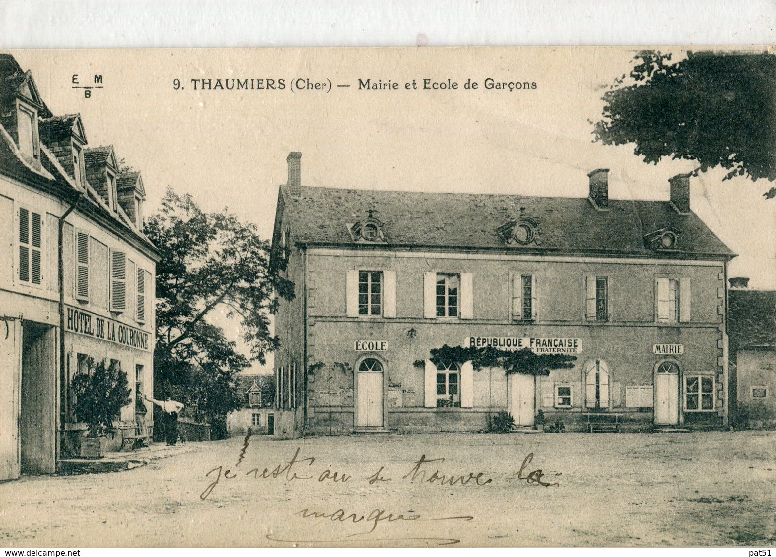 18 - Thaumiers : Mairie Et Ecole De Garçons - Thaumiers