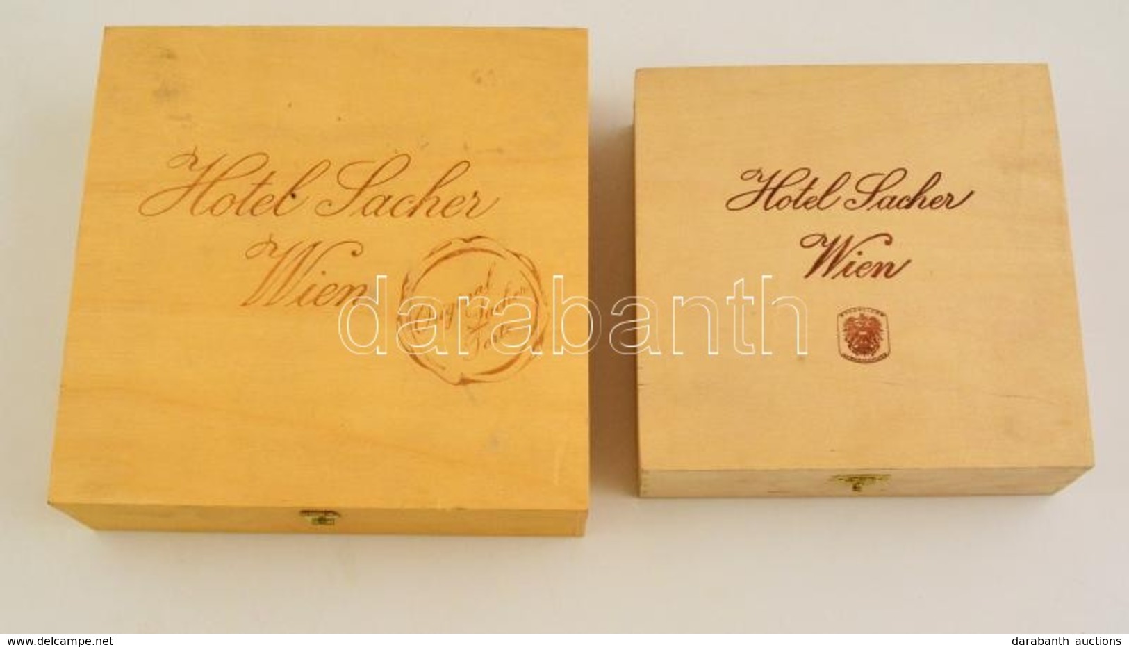 Hotel Sacher Wien Feliratos Fa Dobozka, 2 Db, 18x18x5,5 és 22x22x6 Cm - Otros & Sin Clasificación