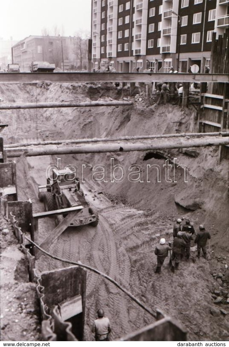 1985. December 11. Budapest, Turbina Utca, Rákos Patak és Gyöngyösi út Környéke A Metróépítés Felszíni Munkálatai Idején - Otros & Sin Clasificación