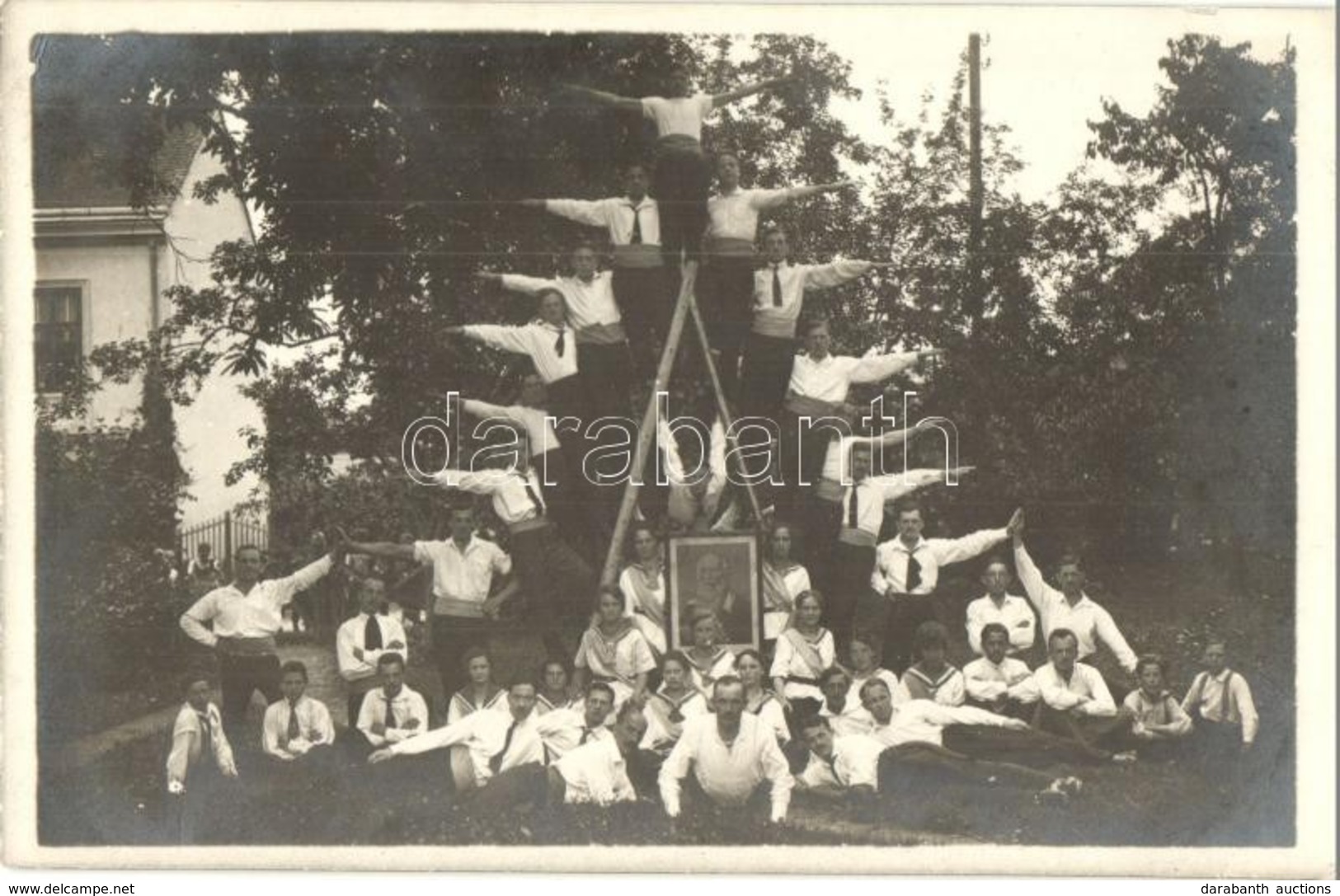 * T2 Aspang, Students In Triangle Formation. F. Heine Photo - Non Classés