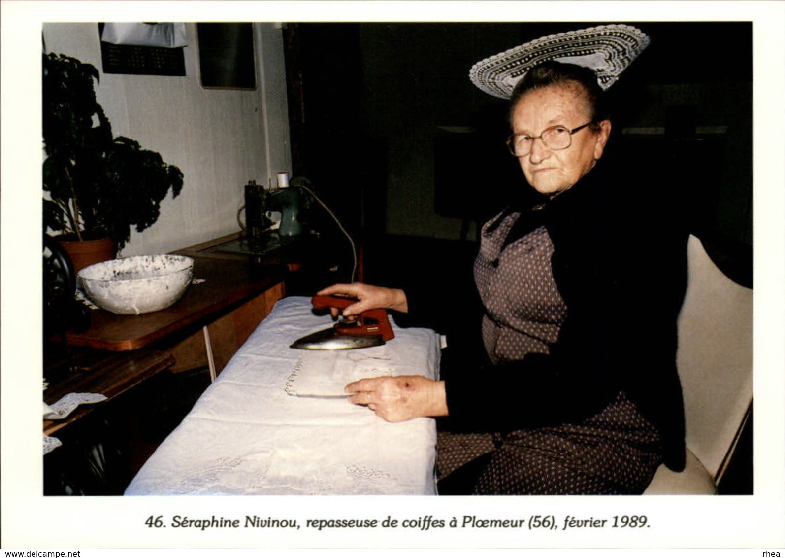 56 - PLOEMEUR -repasseuse De Coiffes - Fer à Repasser - 1989 - Carte Moderne - Ploemeur