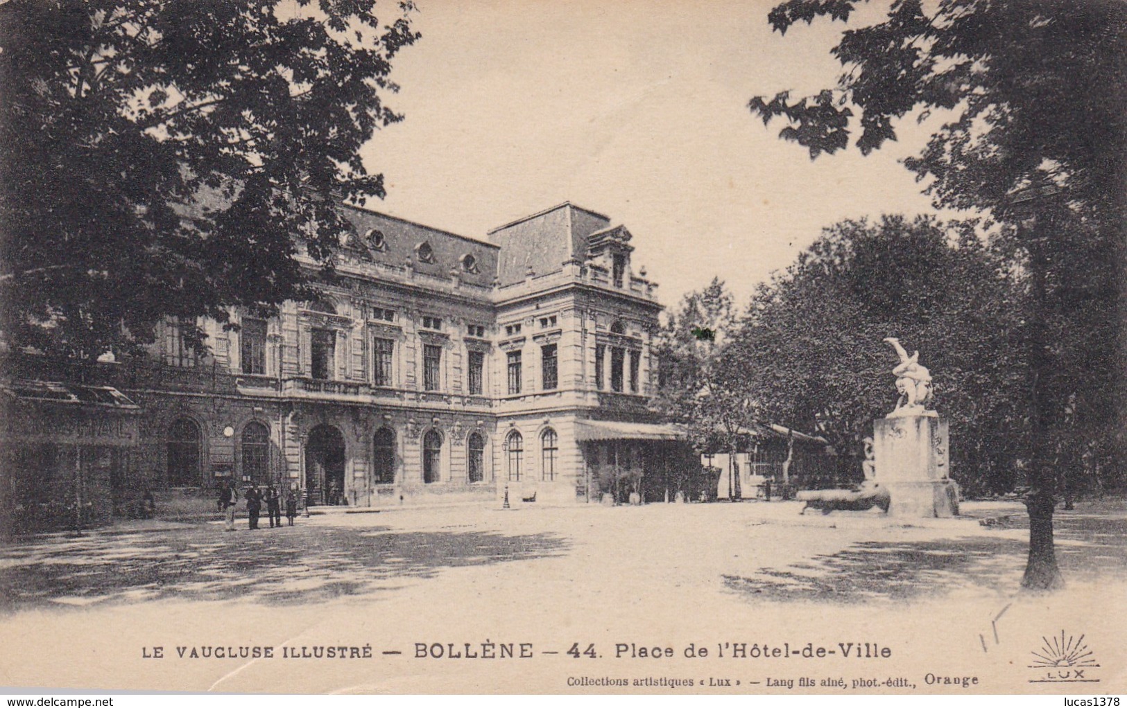 84 / BOLLENE / PLACE DE L HOTEL DE VILLE - Bollene