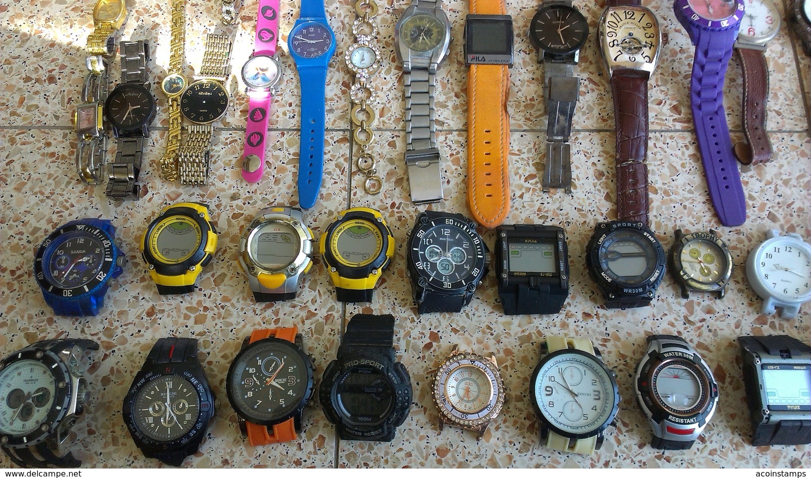 Big LOT OF CLOCKS WRIST WATCHES - Watches: Old