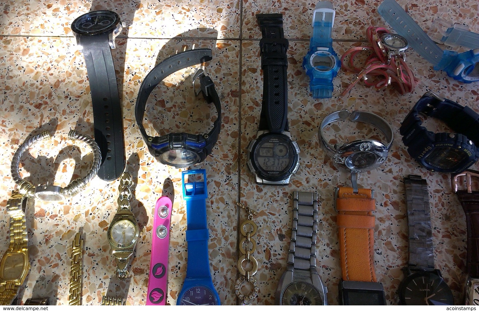 Big LOT OF CLOCKS WRIST WATCHES - Watches: Old