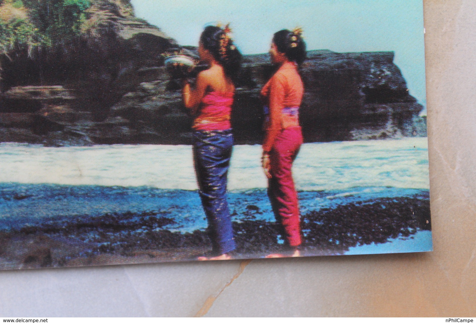 #16-INDONESIA POSTCARD 1970s 3D CARD(TOP STEREO), TANAH LOT BEACH, BALI - Indonesia