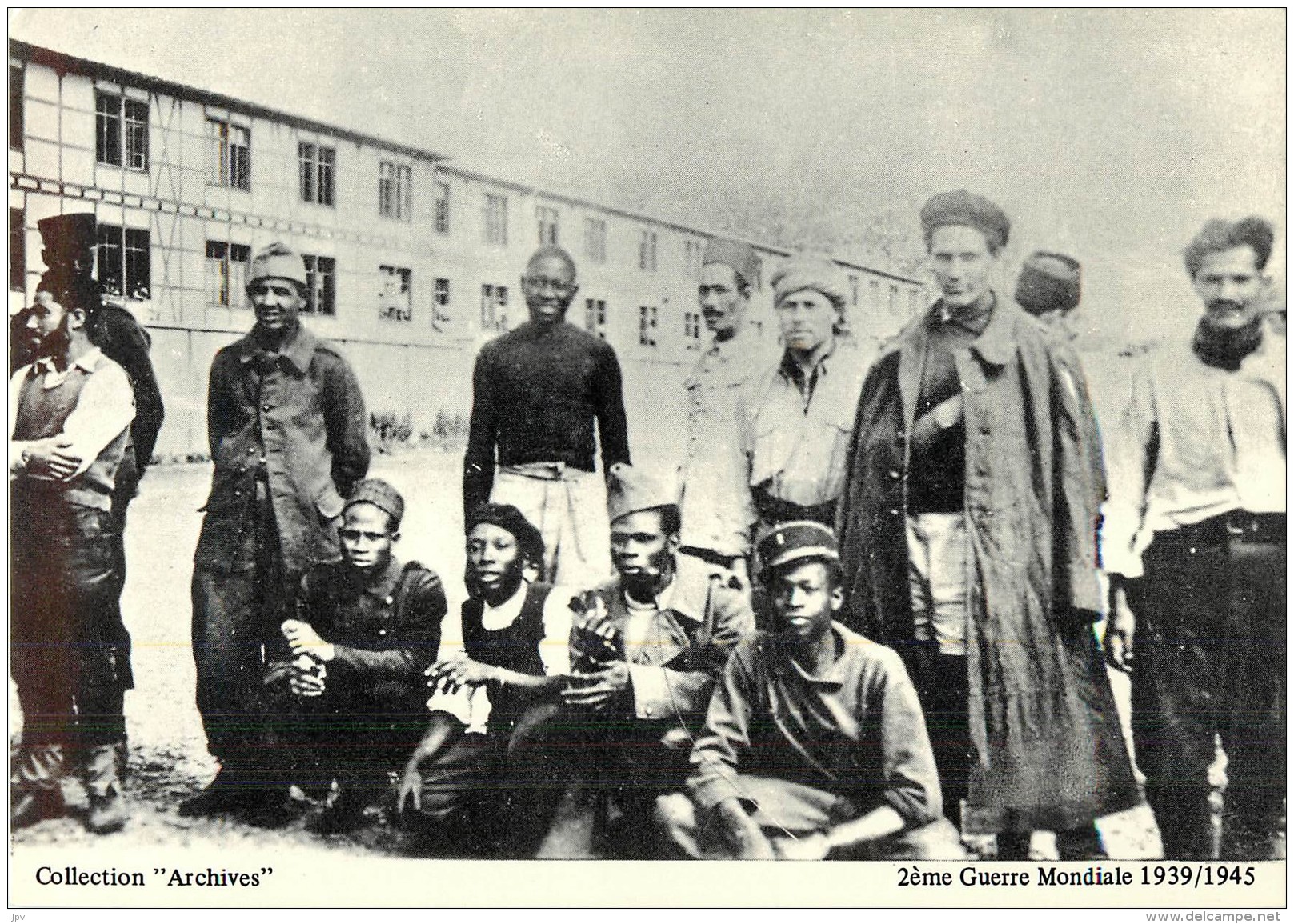 COLLECTION "ARCHIVES" - Soldats Français De Toutes Races Prisonniers Des Allemands - Guerra 1939-45