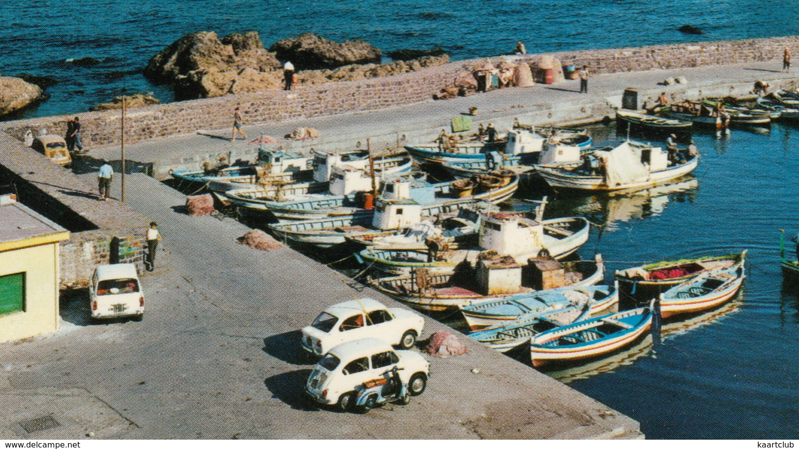 Aci Trezza: FIAT 600, 850, INNOCENTI A40, MOPED, BOATS/SHIPS  - Il Porticciolo - (Italia) - Toerisme